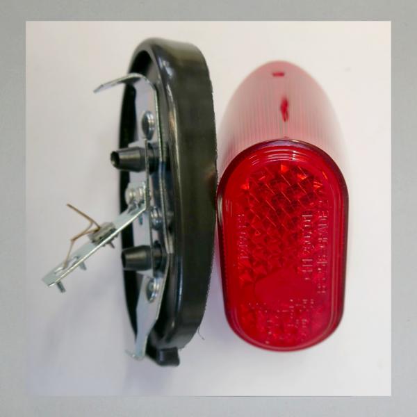 Rücklicht oval für Mofa und Moped 70er/ 80er Jahre---Repro---ähnlich Ulo