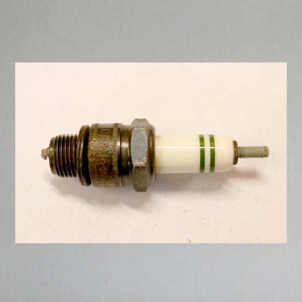 Zündkerze W225RT1---M14x1,25---Wärmewert 225---Fabrikat Bosch, frühe 50er Jahre (Original alt, OVP, NOS) - Kopie